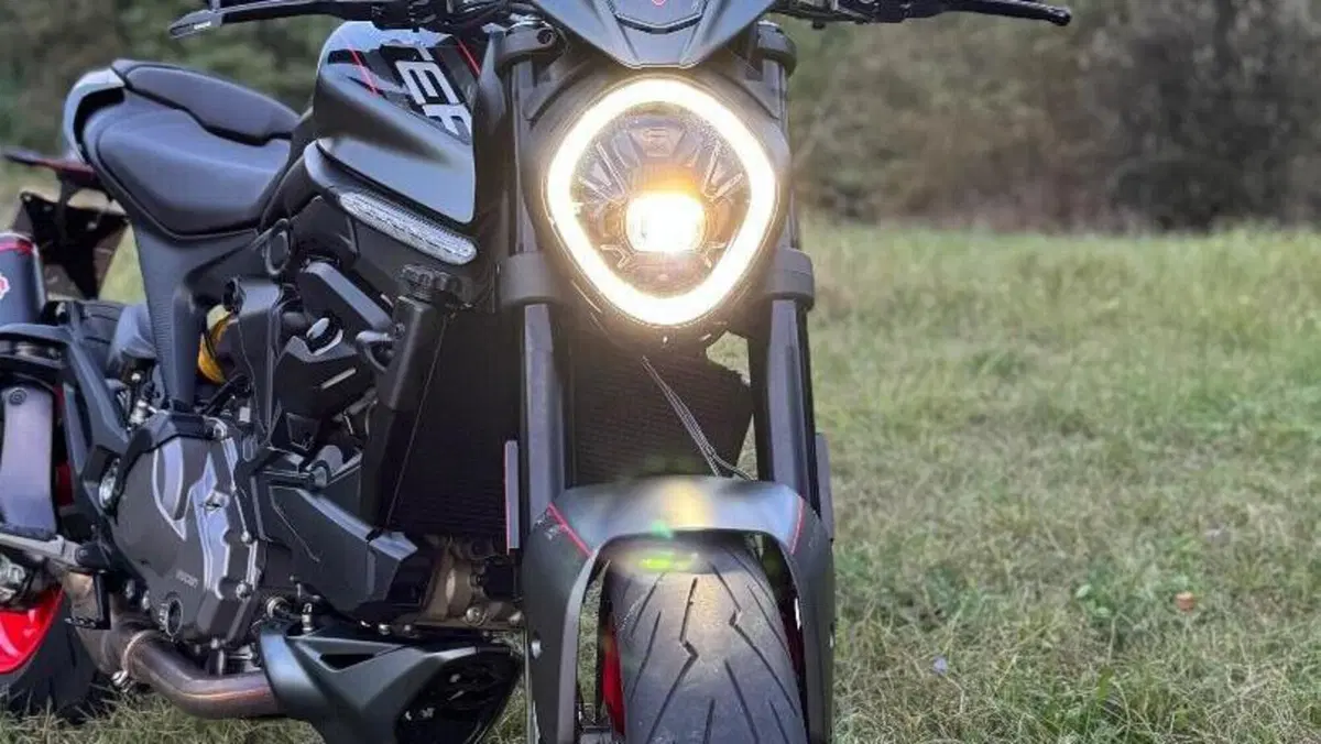 Ducati Monster 937 + (2021 - 25)  (2)