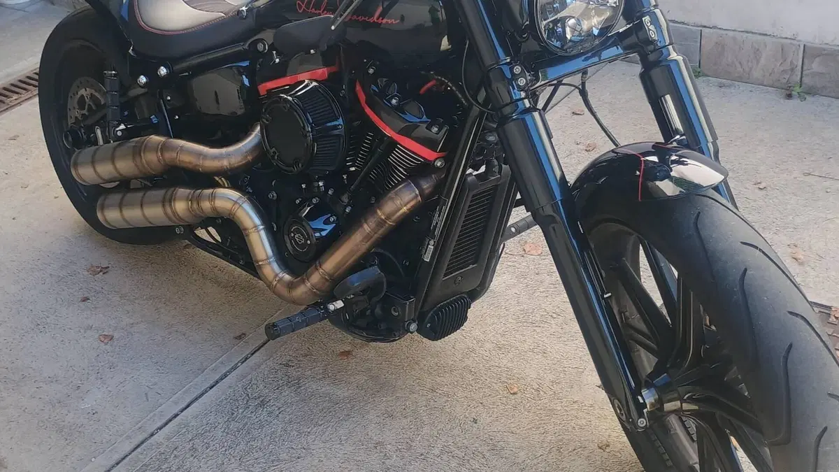 Harley-Davidson Breakout (2021 - 22)  (5)