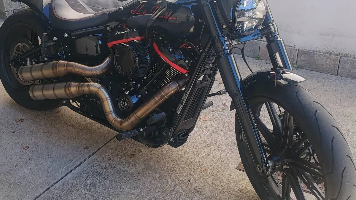 Harley-Davidson Breakout (2021 - 22)  (14)