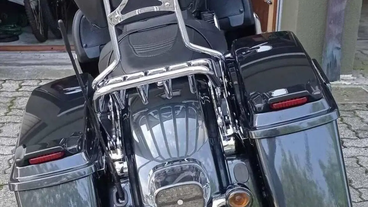 Harley-Davidson 1584 Street Glide (2008 - 10) - FLHX  (5)