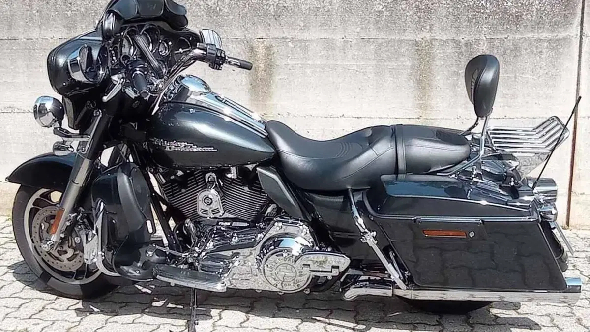 Harley-Davidson 1584 Street Glide (2008 - 10) - FLHX  (7)