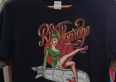 T-Shirt Rusty Garage Pin-Up Donna Colore Nero - Annuncio 9835181