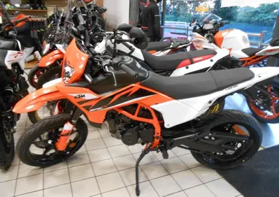 KTM 125 SMC R (2025 - 26) - Annuncio 9835474