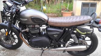 Triumph Street Twin 900 (2021 - 22) usata