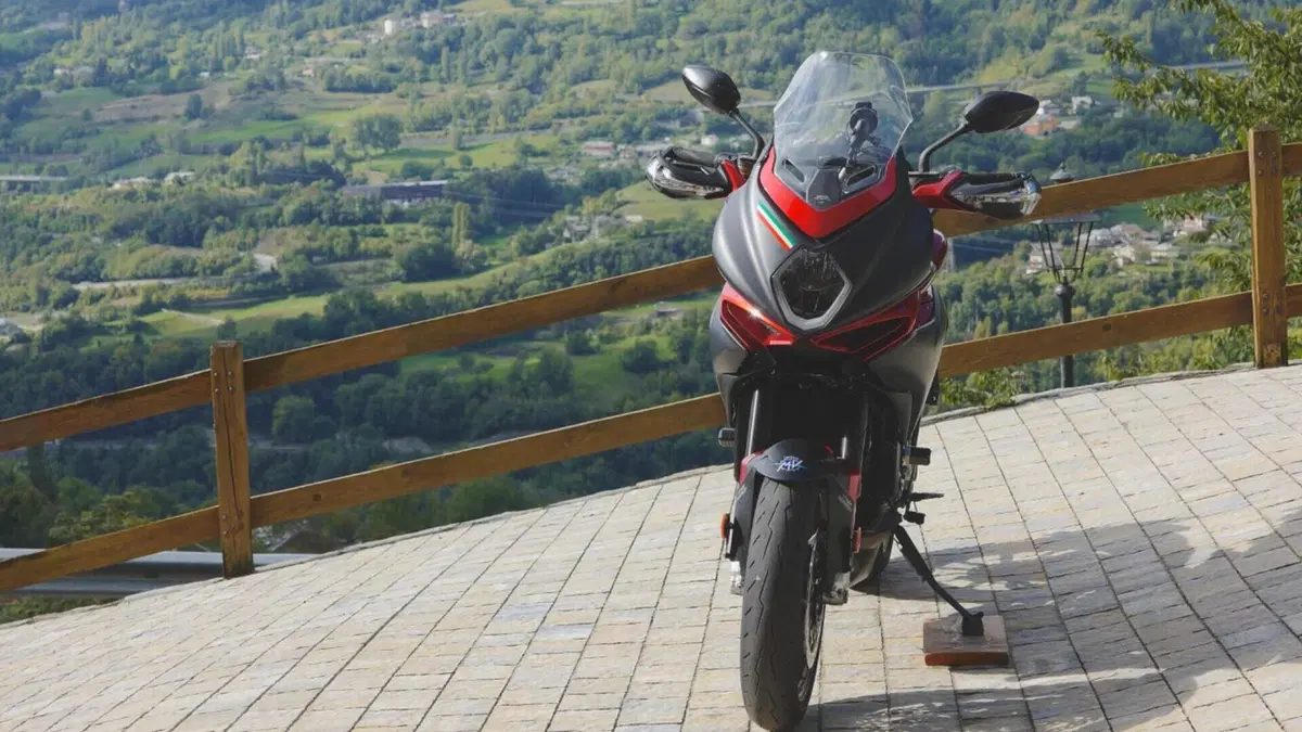 MV Agusta Turismo Veloce 800 Lusso SCS (2021 - 26)  (3)
