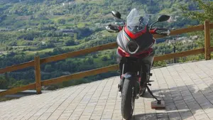 MV Agusta Turismo Veloce 800 Lusso SCS (2021 - 26)  (3)