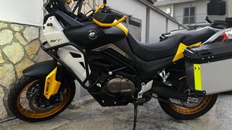 QJ Motor SVT 650 X (2024) usata