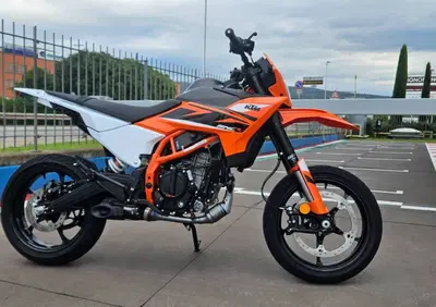 KTM 125 SMC R (2025 - 26) - Annuncio 9619787