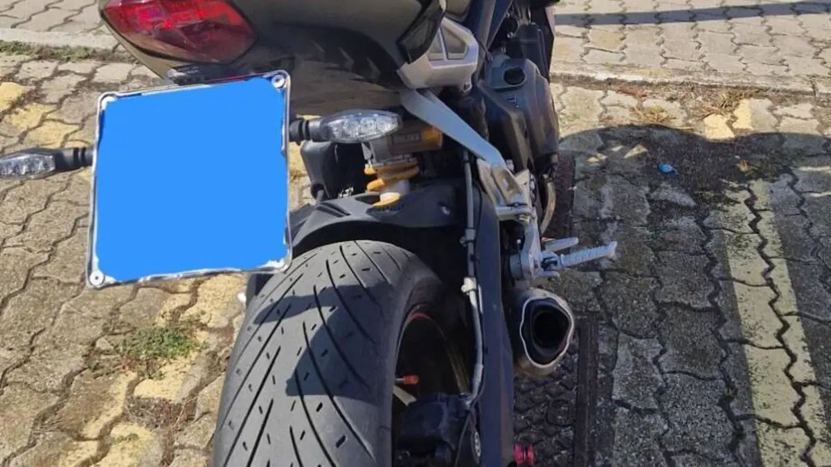 Triumph Street Triple RS (2017 - 19)  (3)
