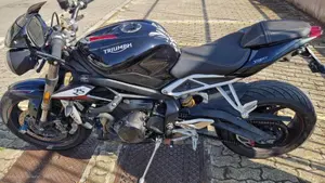 Triumph Street Triple RS (2017 - 19)  (12)