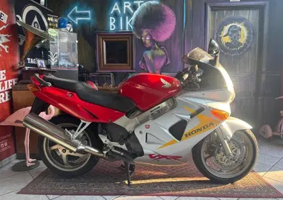 Honda VFR 800 (1998 - 01) - Annuncio 9838737