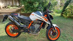 KTM 890 Duke R (2021) 