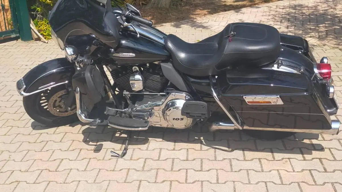 Harley-Davidson 1690 Electra Glide Ultra Limited (2010 - 13) - FLHTK  (2)
