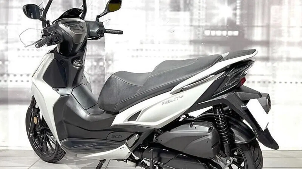 Kymco Agility 300i (2020)  (2)