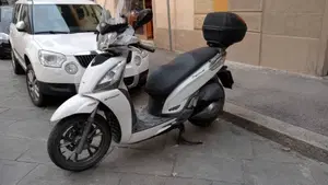 Kymco People 300i GT (2010 - 17) 