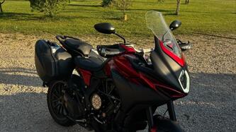 MV Agusta Turismo Veloce 800 Lusso SCS (2021 - 25) usata