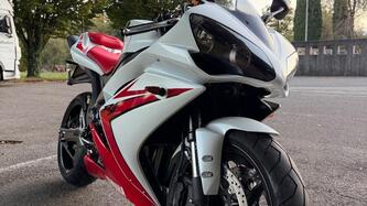 Yamaha YZF R1 (2007 - 08) usata