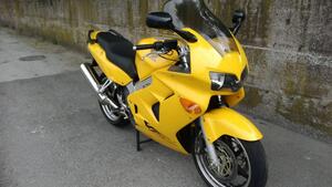 Honda VFR 800 (1998 - 01) 