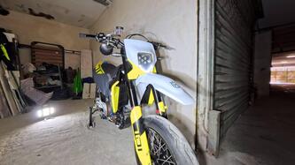 Husqvarna 701 Supermoto (2023 - 25) usata