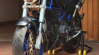 Ducati Monster 600 Dark (1998 - 01) usata