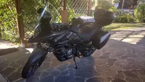 Suzuki V-Strom 650 (2021 - 25)  (2)