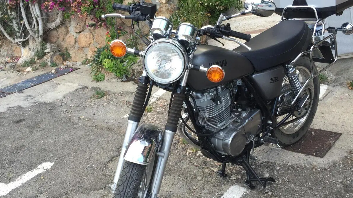 Yamaha SR 400 (2013 - 17)  (3)
