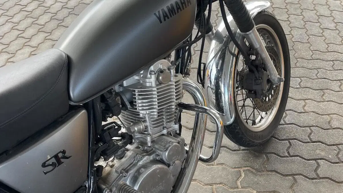 Yamaha SR 400 (2013 - 17)  (5)