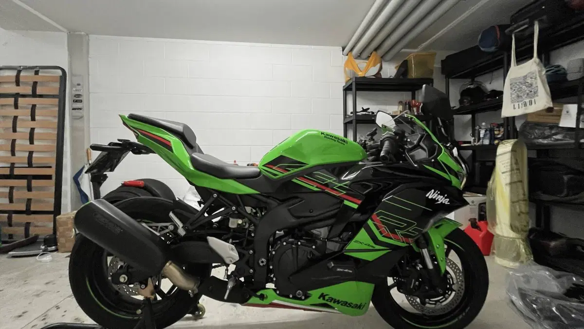 Kawasaki Ninja ZX-4RR (2024 - 26)  (2)