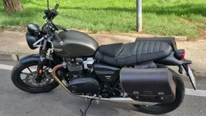 Triumph Street Twin 900 (2021 - 22)  (2)