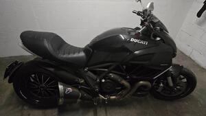 Ducati Diavel 1200 Carbon (2010 - 13) 