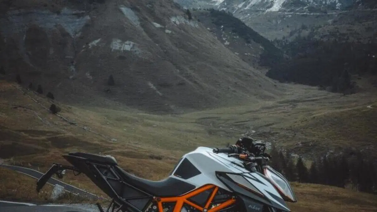 KTM 1290 Super Duke R (2019)  (3)
