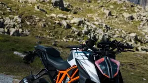 KTM 1290 Super Duke R (2019)  (6)