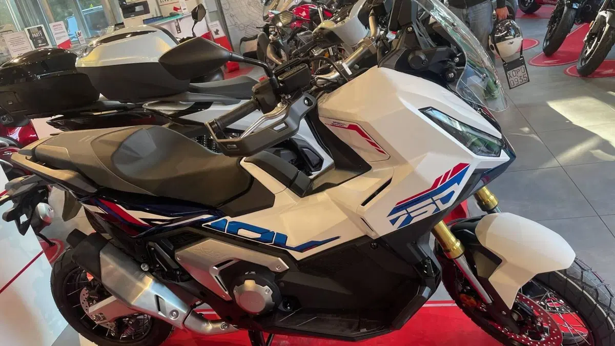 Honda X-ADV 750 Special Edition (2026)  (2)