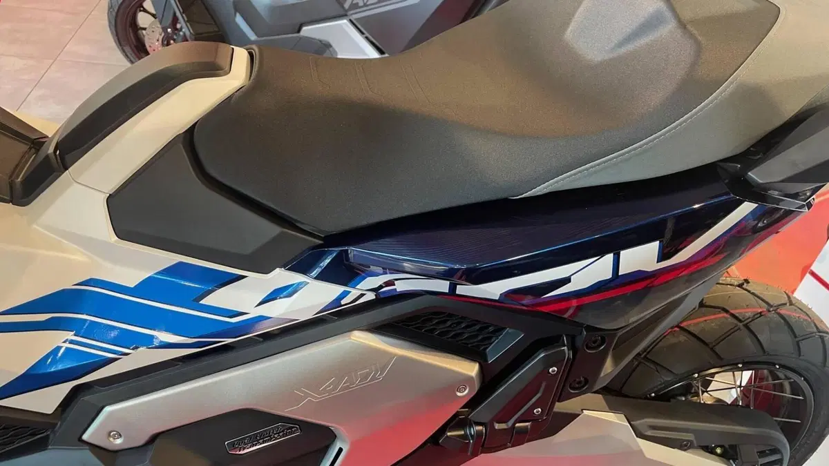 Honda X-ADV 750 Special Edition (2026)  (4)