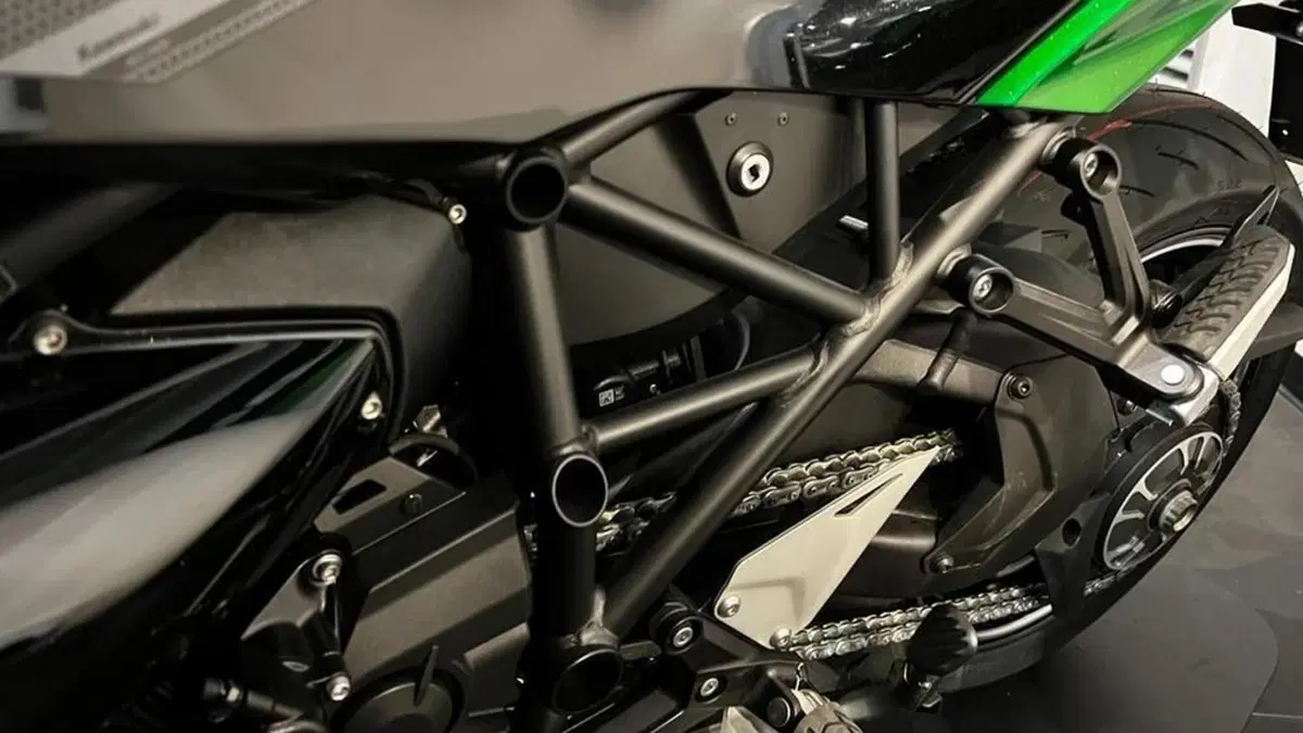 Kawasaki Ninja H2 SX SE (2023 - 26)  (8)