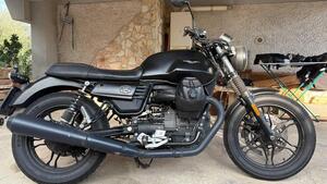 Moto Guzzi V7 III Stone Night Pack (2019 - 20)