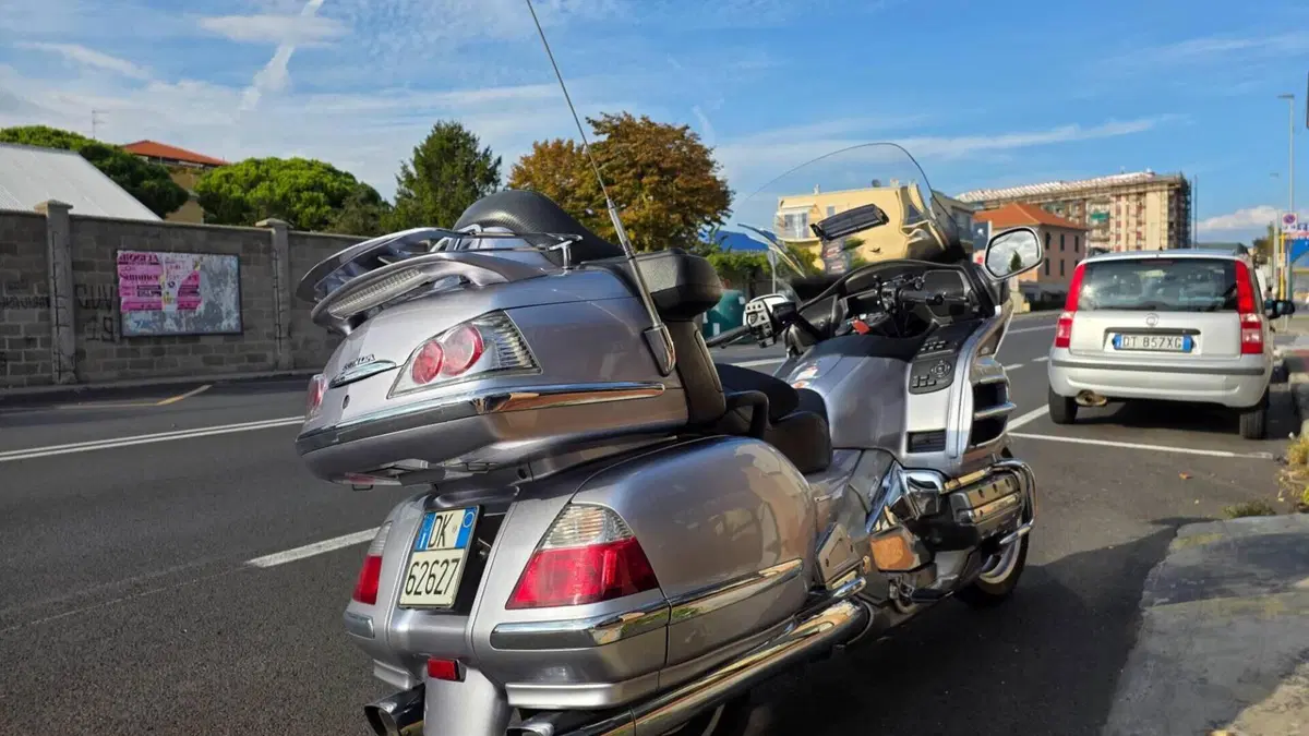 Honda GL 1800 Gold Wing (2007 - 11)  (5)