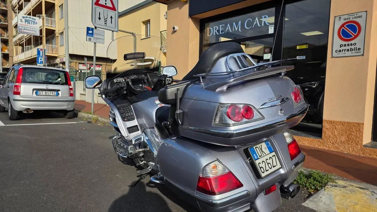 Honda GL 1800 Gold Wing (2007 - 11)  (6)