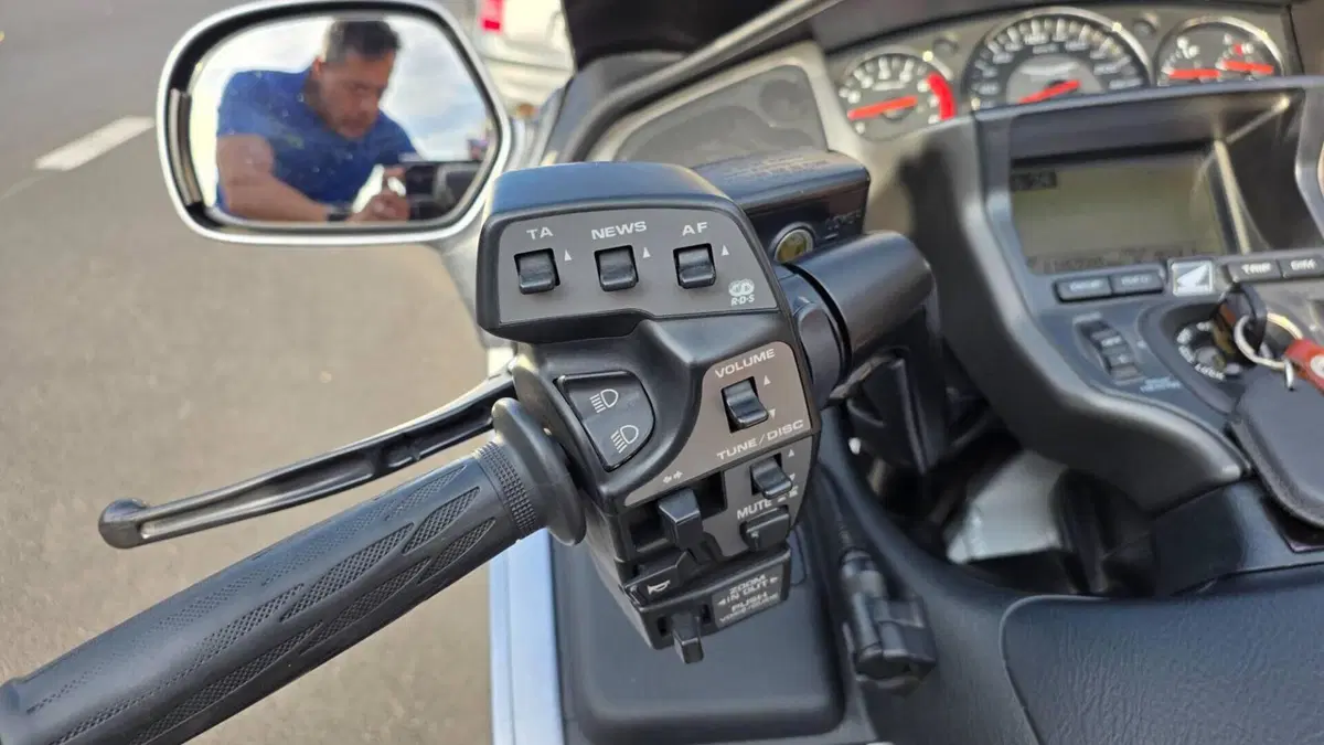 Honda GL 1800 Gold Wing (2007 - 11)  (8)