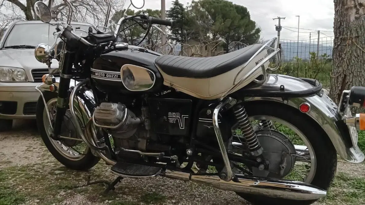 Moto Guzzi   (2)