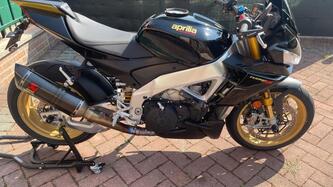 Aprilia Tuono V4 Factory (2021 - 24) usata