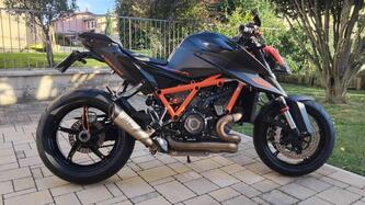 KTM 1290 Super Duke R (2021)