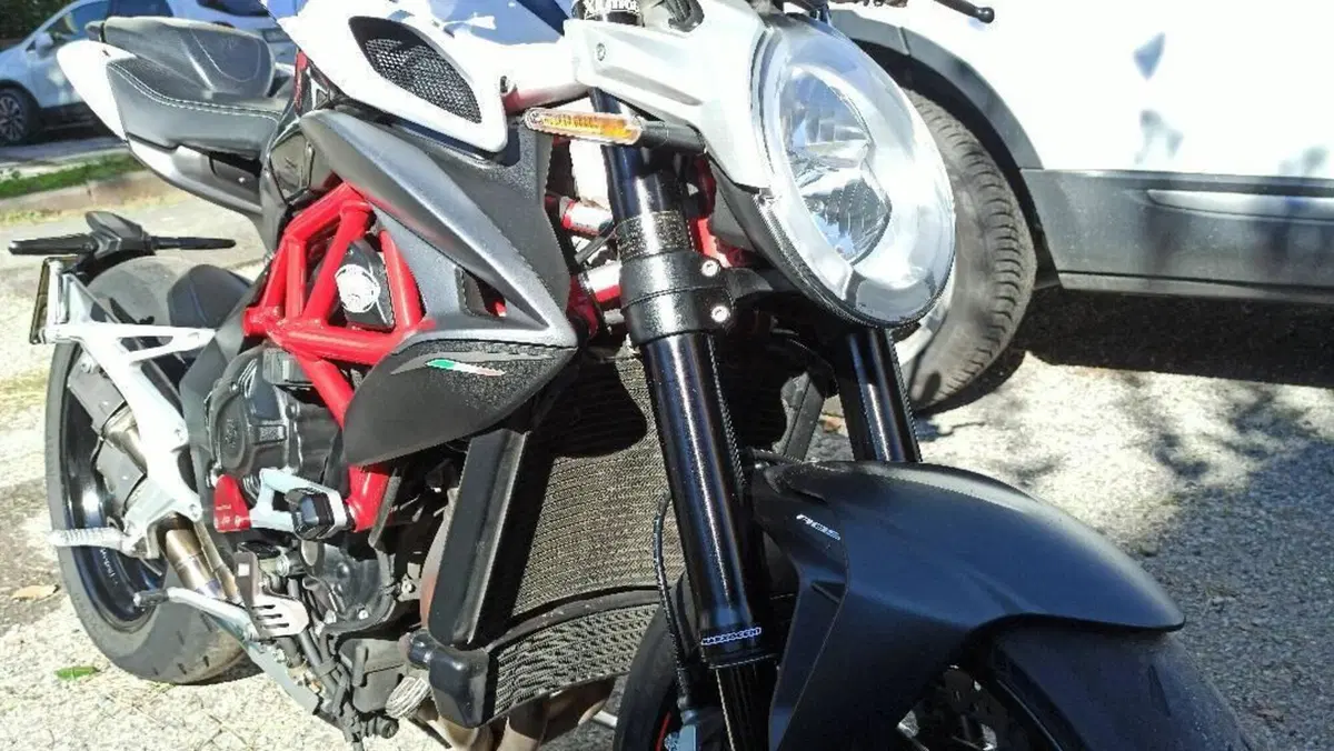 MV Agusta Brutale 800 RR (2017 - 20)  (2)