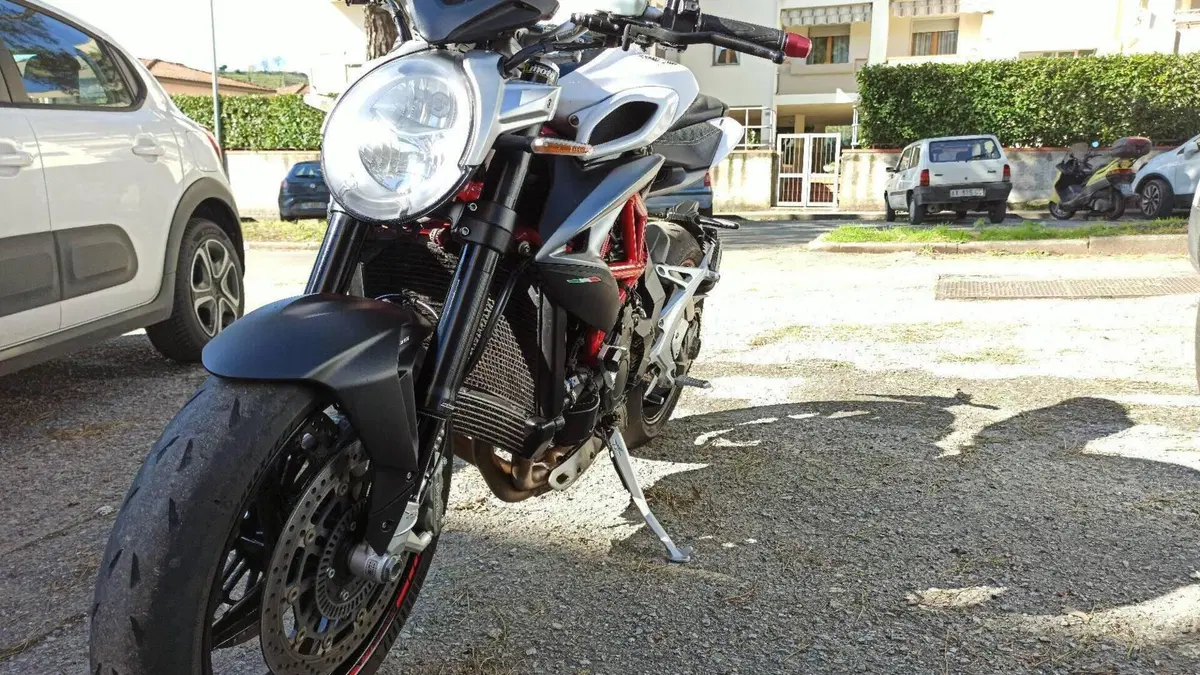 MV Agusta Brutale 800 RR (2017 - 20)  (4)