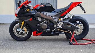 Aprilia RSV4 Factory (2009 - 12) usata
