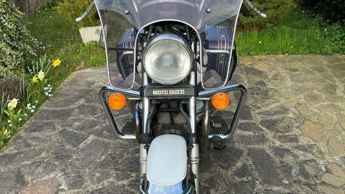 Moto Guzzi   (2)