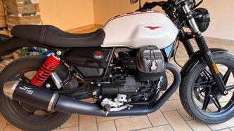 Moto Guzzi V7 Stone Ten (2024 - 25)