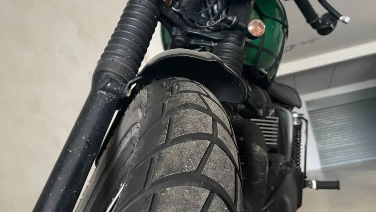 Triumph Scrambler (2006 - 17)  (8)