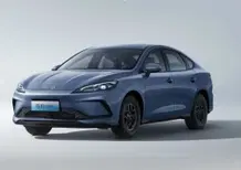 BYD Seal 05 DM-i 2026: 2.000 km di autonomia a soli 11.200 dollari 