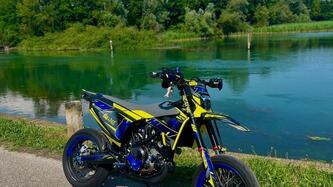 Husqvarna 701 Supermoto (2022) usata